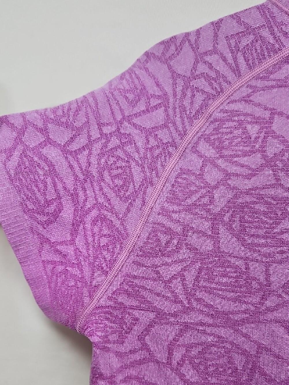 Lululemon Athletica Swiftly Tech Short Sleeve Tee Lilac Purple Jacquard - Picture 11 of 15